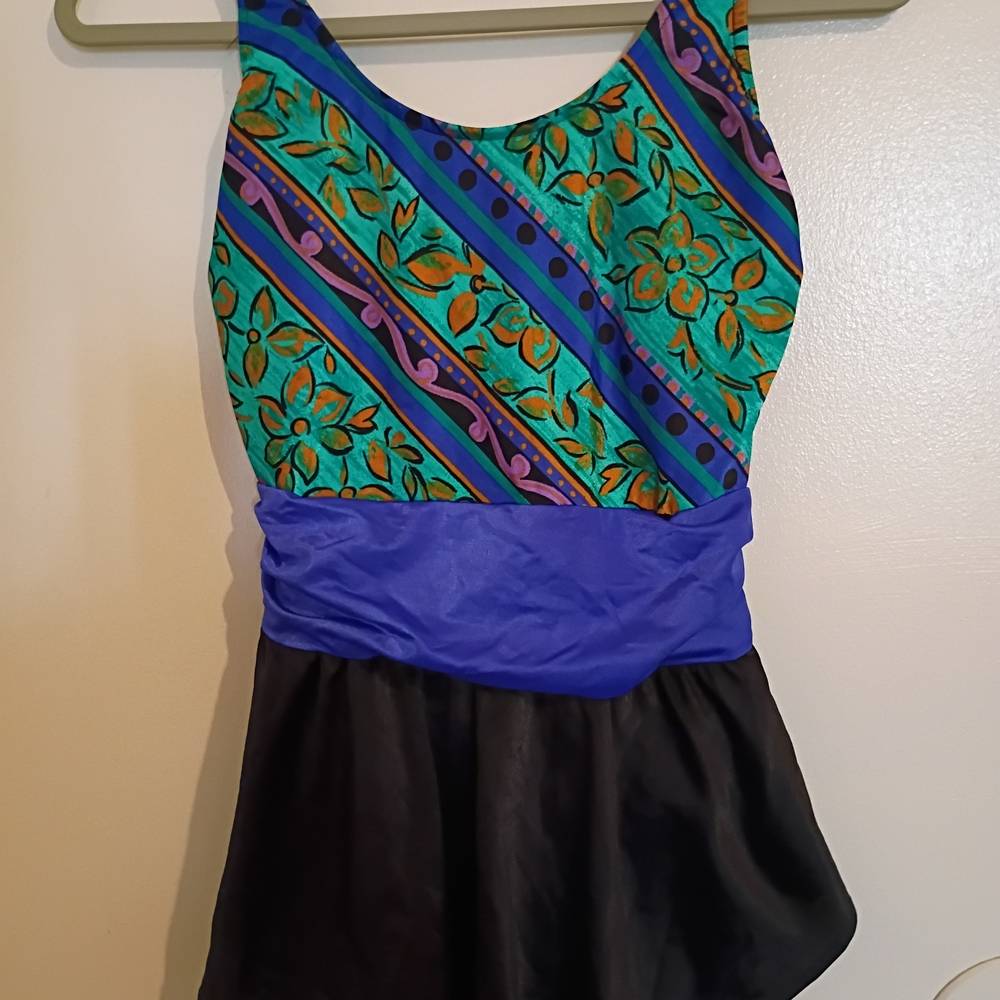 VTG Mainstream Women's Floral Patterned‎ One Piece Swimsuit Sz M